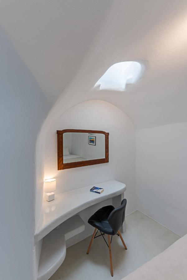 Crown Of Fira Villa Firostefani Exterior photo
